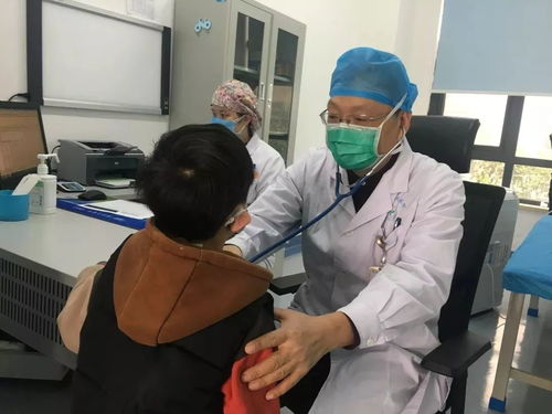 線上便捷問(wèn)診，線下安心看牙 口腔診療服務(wù)的雙重保障